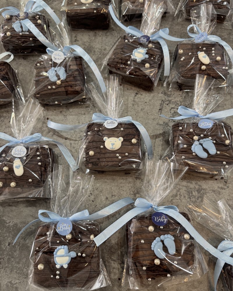 Baby shower brownie favours